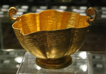 Золотая чаша с «Аточи».