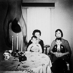Домашний призрак семьи Коппер. сенсационного фото