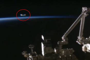 Уфолог обнаружил на видео с веб-камеры МКС странный НЛО