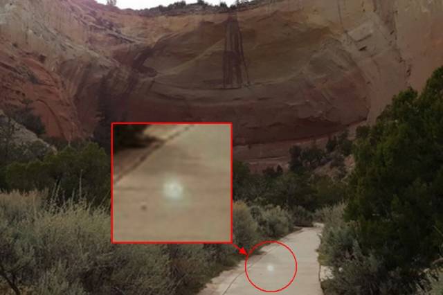Туристов в Нью-Мексико наблюдали синие шары с прикрепленными сферами