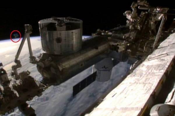 NASA обнаружили таинственный объект над поверхностью Земли