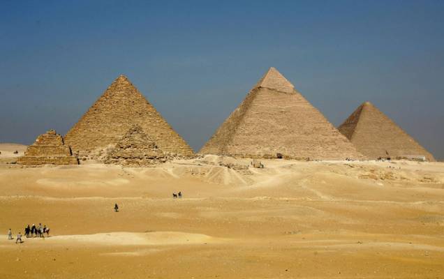 Пирамиды в долине Гизы.