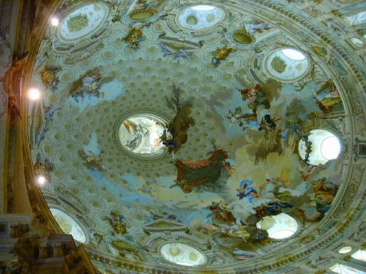 Купол в санктуарие святой Девы Марии в Викофорте.